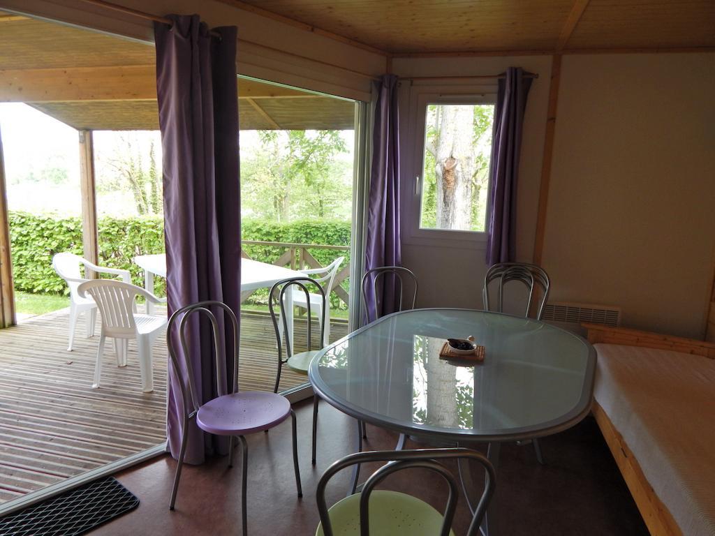 Camping Du Moulin Hotel Meyrieu-les-Etangs Pokój zdjęcie